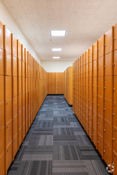 More Photos Of 1 Corporate Dr, Long Grove Unknown For Lease