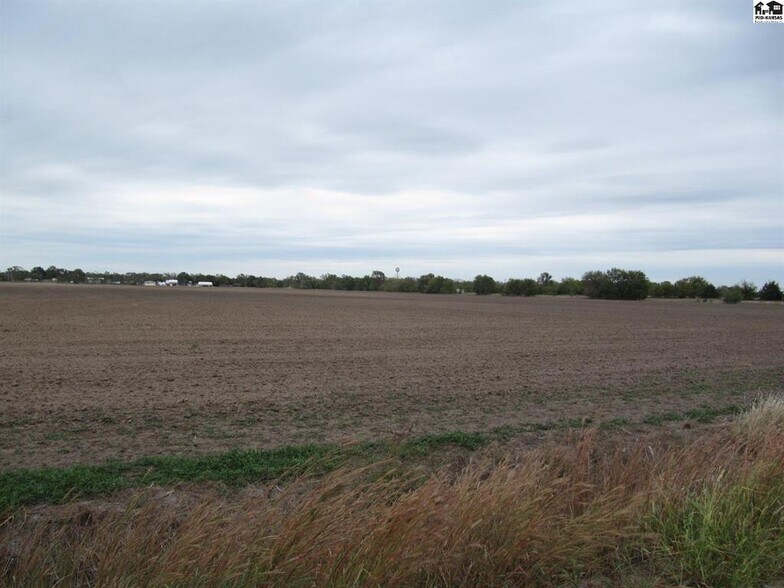More Photos Of 0 N Santa Fe, Burrton Land For Sale