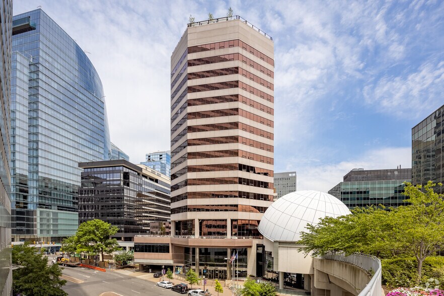 Primary Photo Of 1101 Wilson Blvd, Arlington Office For Lease