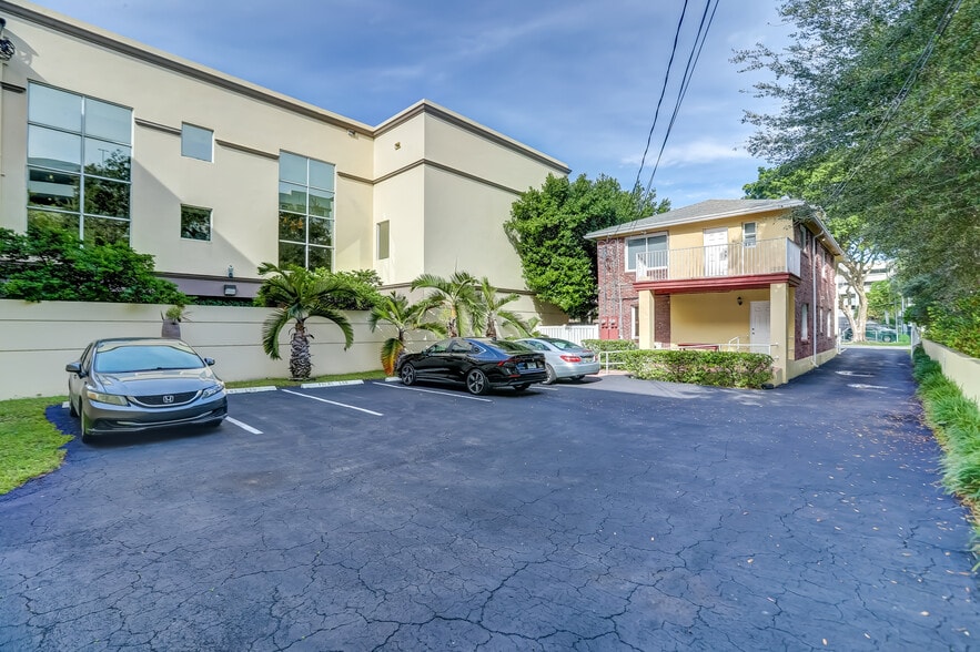 More Photos Of 8 SE 8th St, Fort Lauderdale Office For Sale