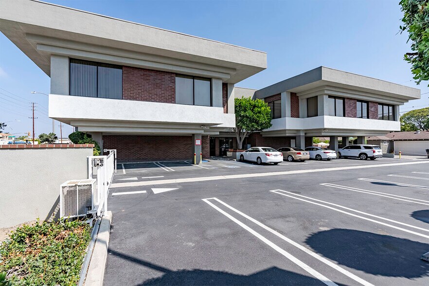 Primary Photo Of 1500 Crenshaw Blvd, Torrance Medical For Lease