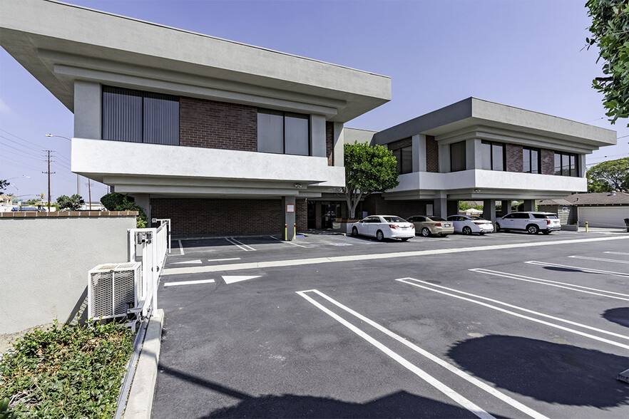 Primary Photo Of 1500 Crenshaw Blvd, Torrance Medical For Lease
