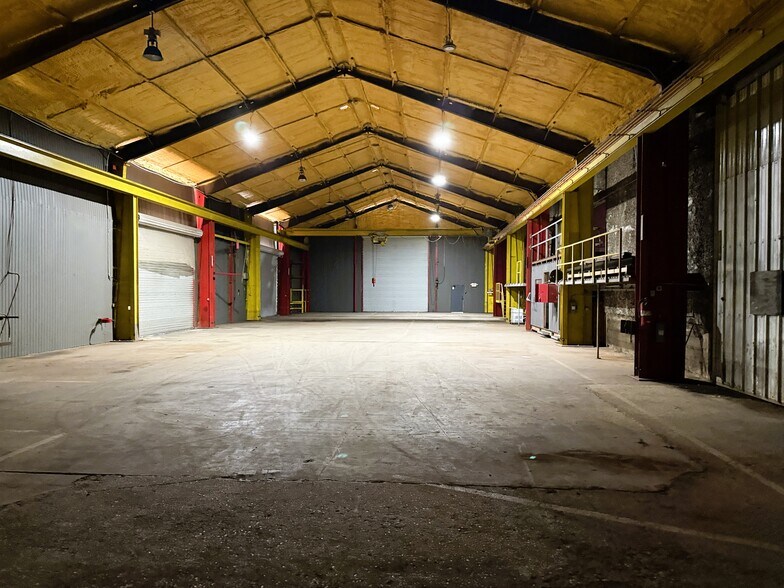 More Photos Of 3024 Commerce St, Port Arthur Warehouse For Sale