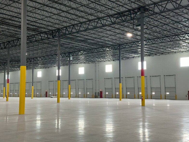 More Photos Of 101 Port Lincoln Rd, Bayonne Distribution For Lease
