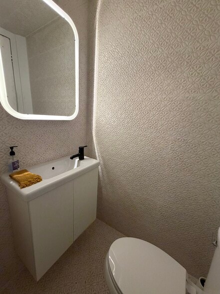 More Photos Of 402 Hyde Park Blvd, Houston Multifamily For Sale
