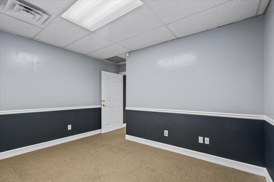 More Photos Of 883 Commerce Dr SW, Conyers Office For Lease