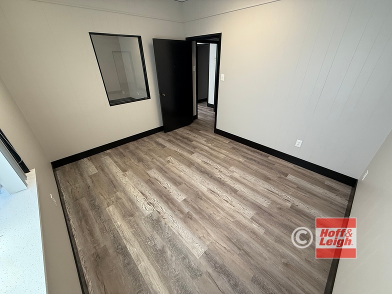 More Photos Of 2801 Hamilton Ave, Cleveland Warehouse For Lease