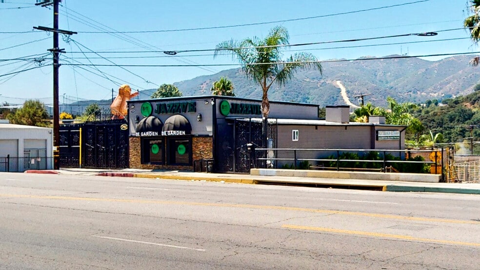 More Photos Of 6500 Foothill Blvd, Tujunga Restaurant For Sale