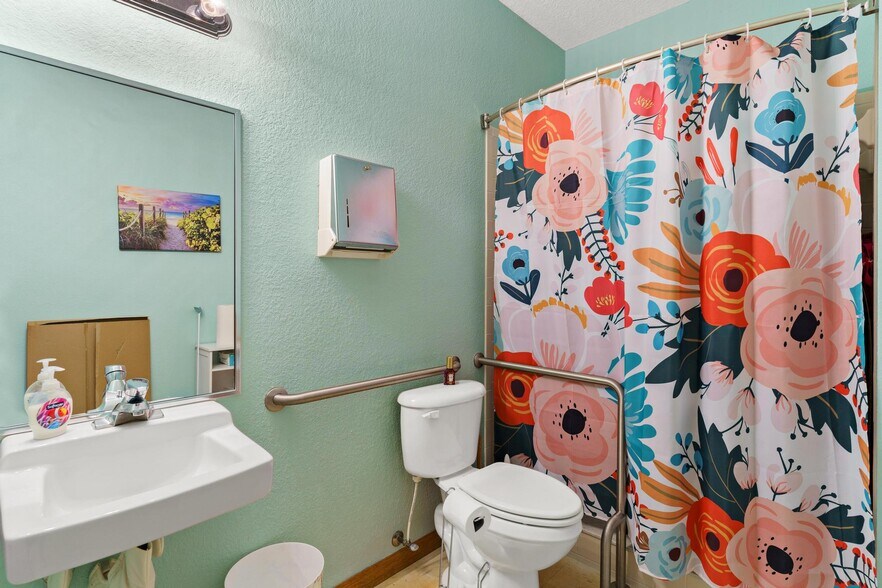 More Photos Of 407 E Alfred St, Tavares Office For Sale