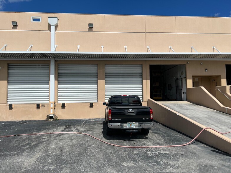 More Photos Of 8228 NW 30th Terrace, Doral Industrial For Lease