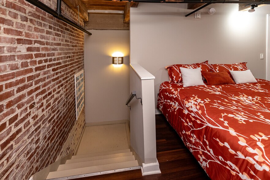 More Photos Of 345 S Front St, Memphis Apartments For Sale