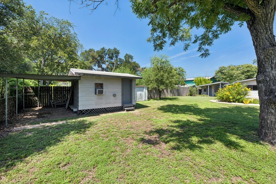 More Photos Of 6401 Menchaca Rd, Austin Flex For Sale