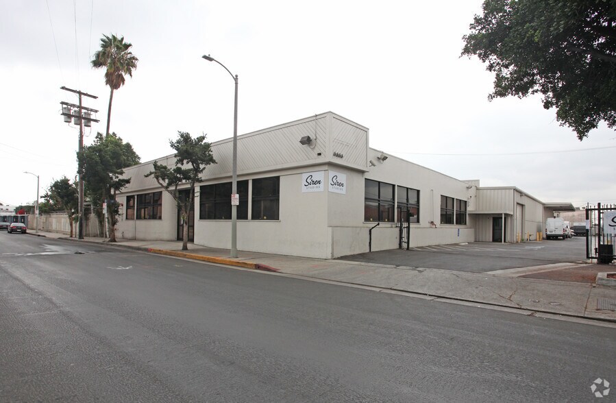 Primary Photo Of 6666 Lexington Ave, Los Angeles Warehouse For Lease