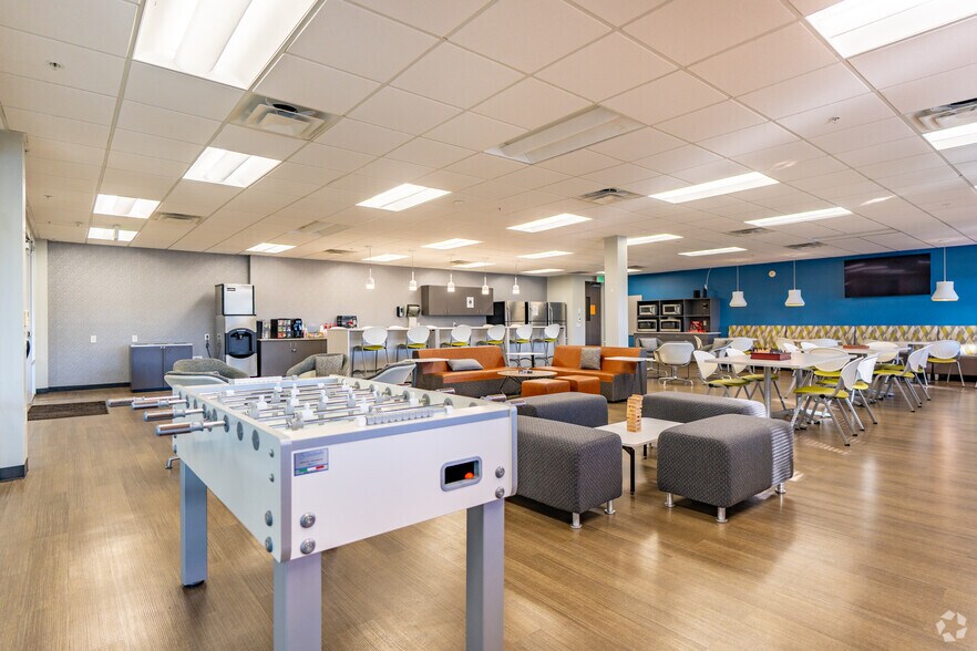 More Photos Of 5130 Eisenhower Blvd, Tampa Office For Lease