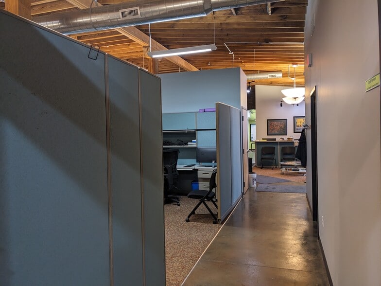 More Photos Of 1213 Center St, Lansing Medical For Sale