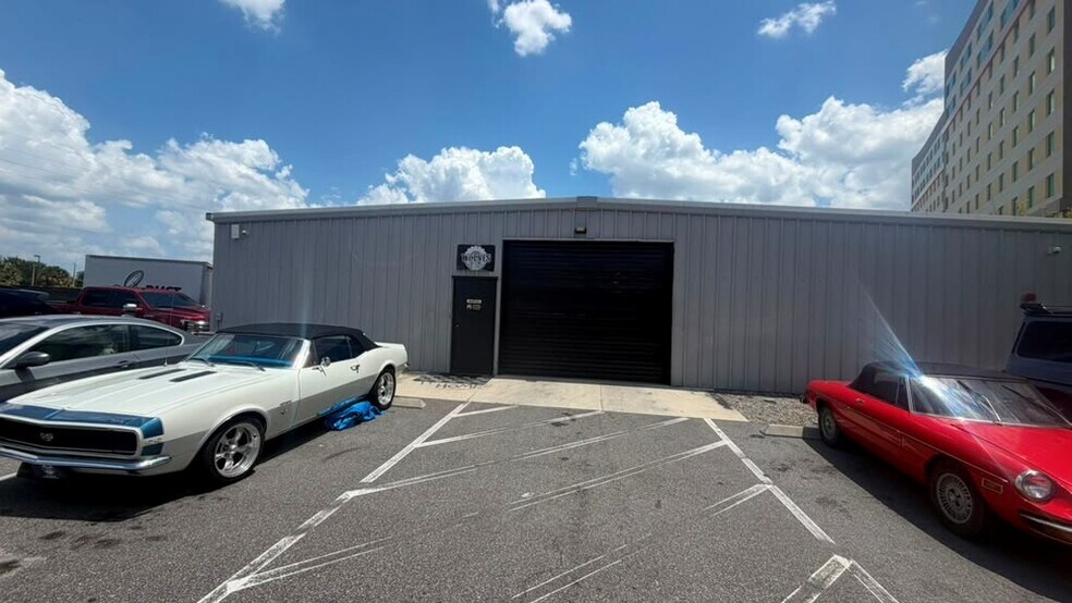 More Photos Of 5925 Precision Dr, Orlando Warehouse For Lease