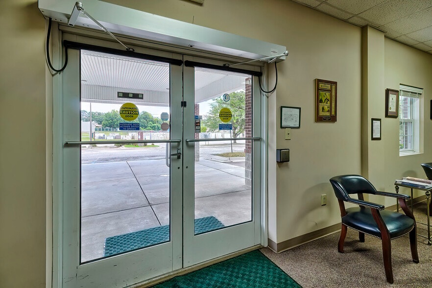 More Photos Of 811 Sunset Blvd, West Columbia Medical For Sale