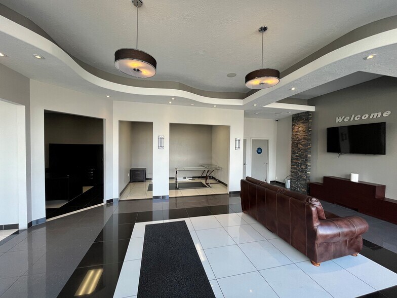 More Photos Of 1695 N State St, Provo Freestanding For Lease