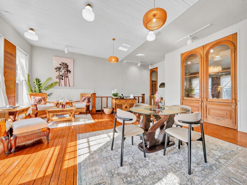 More Photos Of 106 W Main St, Pilot Point Storefront For Sale