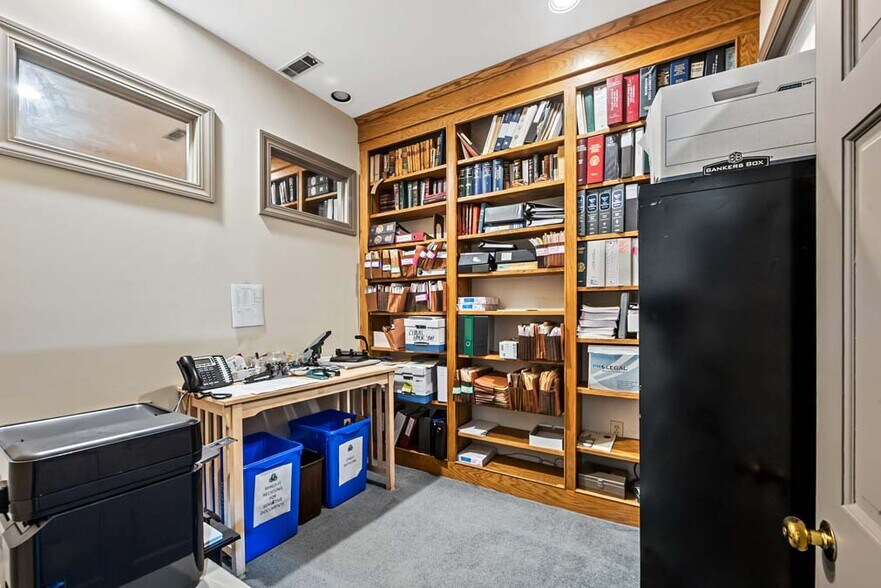 More Photos Of 11 Broad St, Charleston Office Residential For Lease