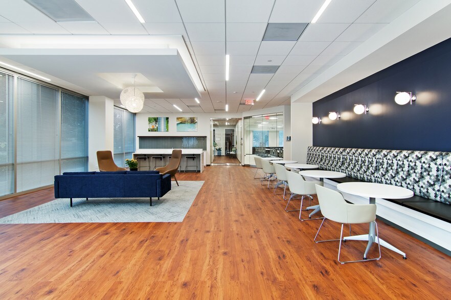 More Photos Of 1401 Enclave Pky, Houston Office For Lease