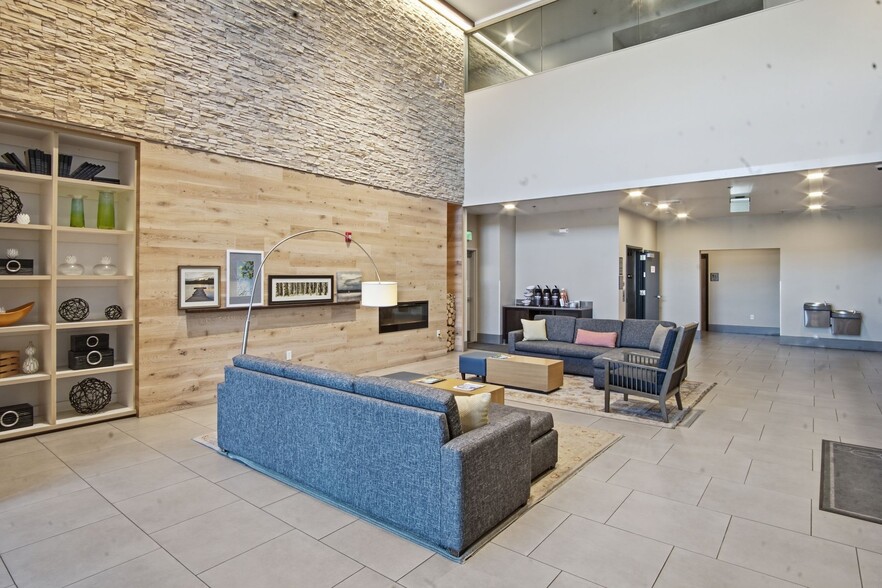 More Photos Of 224 S Mikes Pike, Flagstaff Hotel For Sale