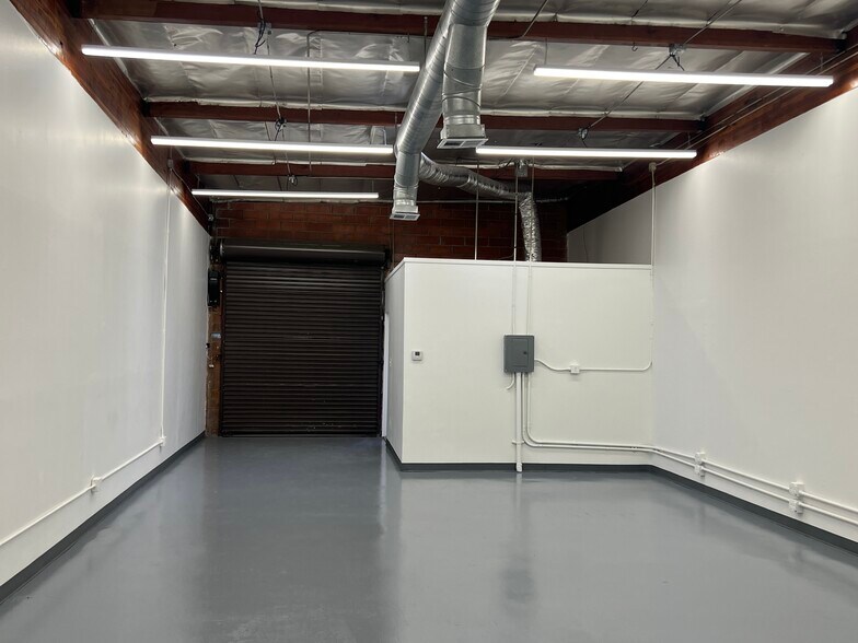 More Photos Of 7411 Laurel Canyon Blvd, North Hollywood Warehouse For Lease