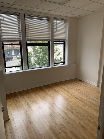 More Photos Of 3433-3439 N Sheffield Ave, Chicago Storefront Retail Residential For Lease