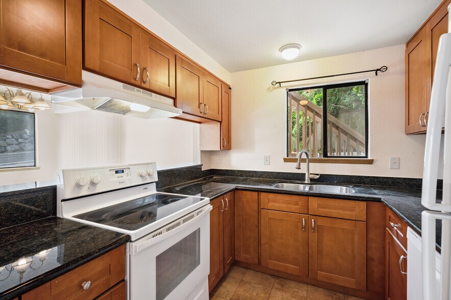 More Photos Of 9608 NE 188th St, Bothell Apartments For Sale