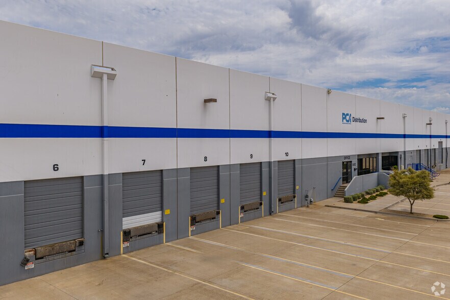 More Photos Of 640 S 51st Ave, Phoenix Distribution For Lease