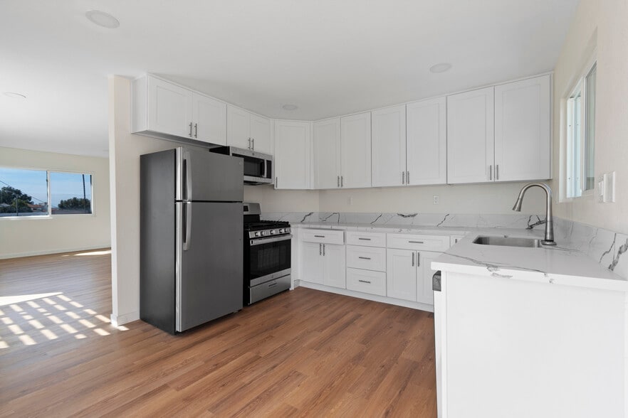 More Photos Of 102 E Avenida San Gabriel, San Clemente Multifamily For Sale