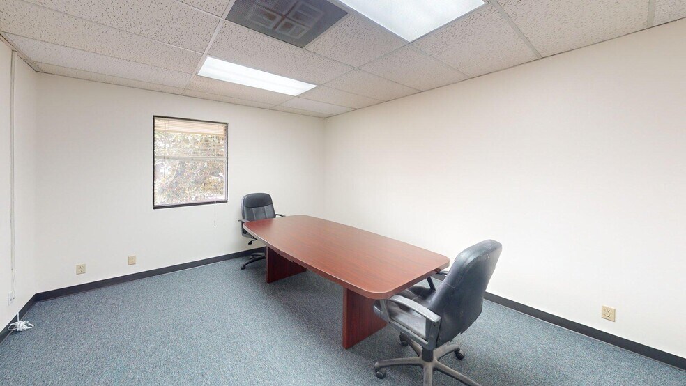 More Photos Of 1901-1907 Redondo Ave, Signal Hill Flex For Lease