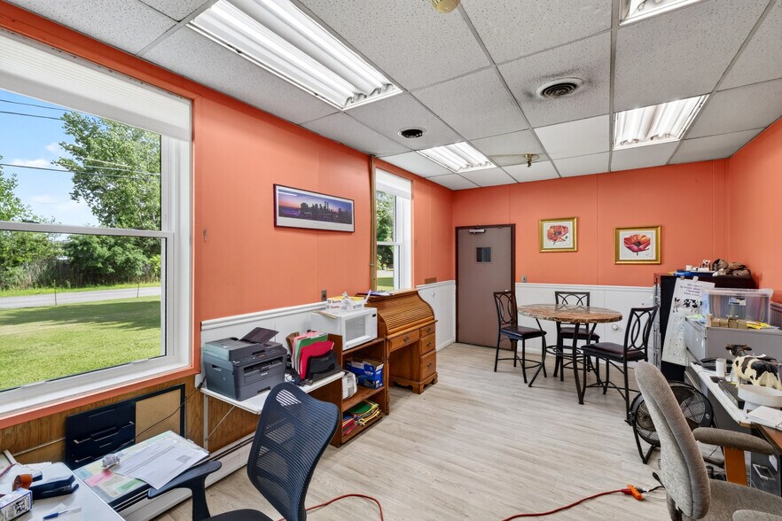 More Photos Of 210 W Terminal Rd, Liverpool Distribution For Lease