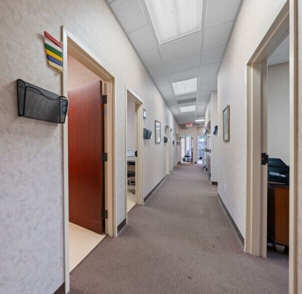 More Photos Of 781 Weatherly Dr, Clarksville Medical For Sale