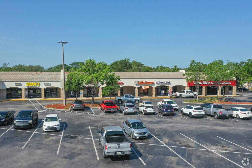 Primary Photo Of 11092 Spring Hill Dr, Spring Hill General Retail For Lease