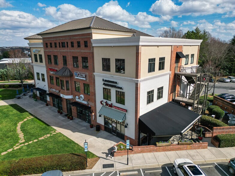 More Photos Of 9525 Birkdale Crossing Dr, Huntersville Office For Lease