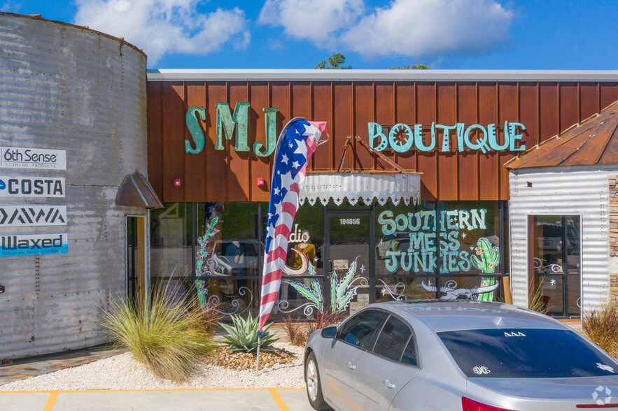 More Photos Of 10445 Eastex Freeway, Beaumont Unknown For Lease