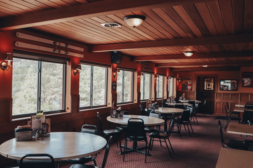 More Photos Of 32138 Highway 72, Golden Restaurant For Sale