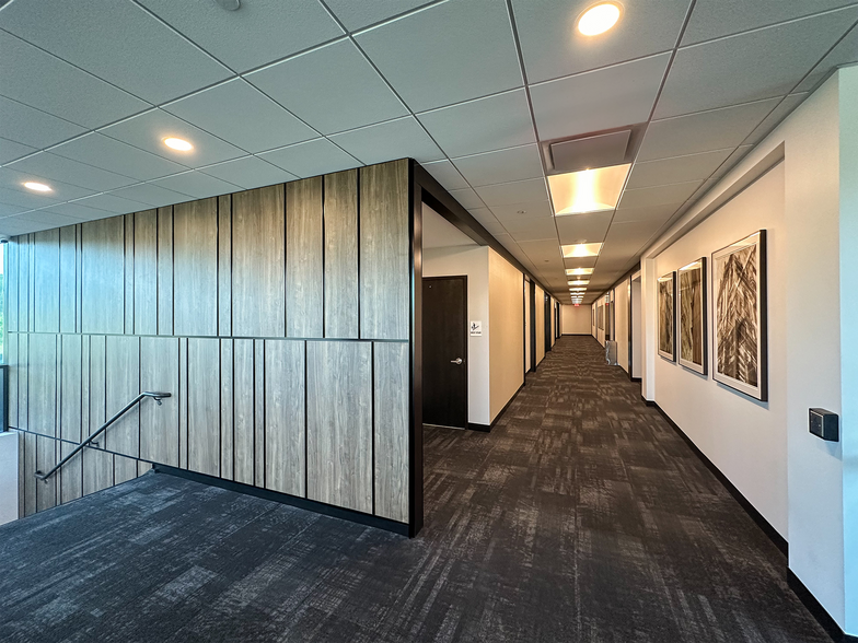 More Photos Of 570 Expressway Dr S, Medford Medical For Lease