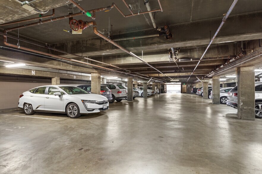 More Photos Of 947 W 30th St, Los Angeles Apartments For Sale