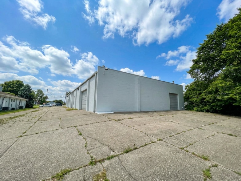 More Photos Of 130 Donald Dr, Fairfield Warehouse For Lease