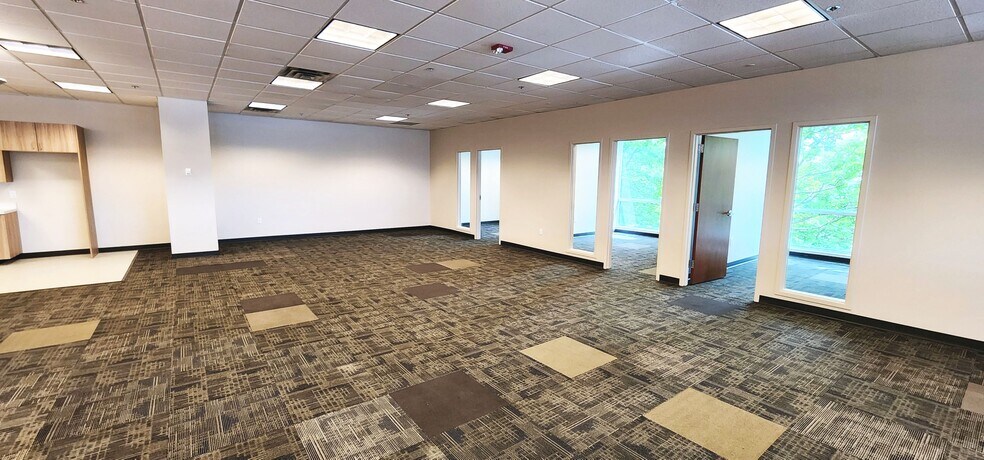 More Photos Of 8851 S Sandy Pky, Sandy Office For Sale
