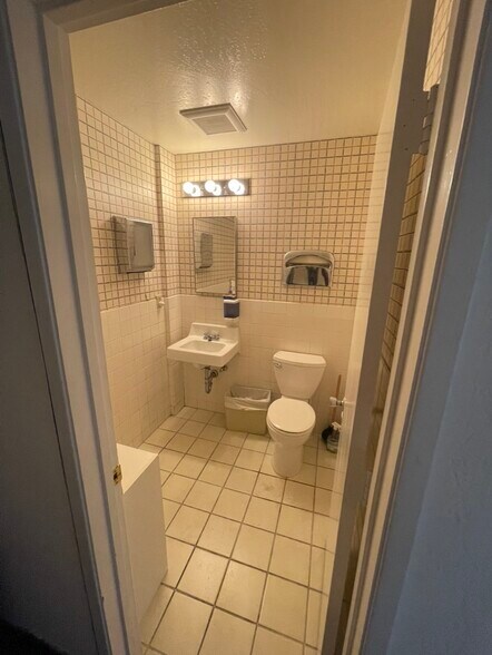 More Photos Of 1450-1496 Oddstad Dr, Redwood City Warehouse For Lease