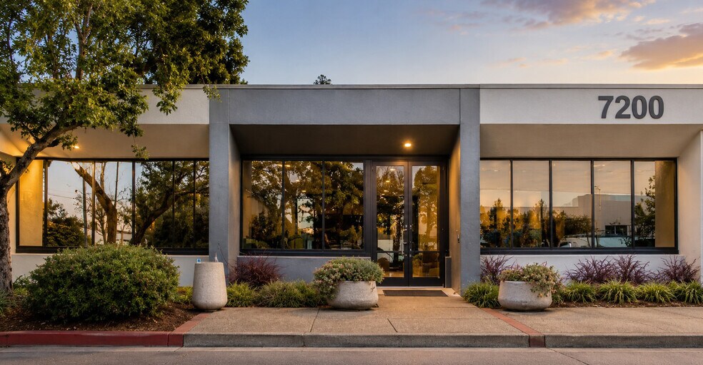 More Photos Of 7200-7240 Edgewater Dr, Oakland Warehouse For Lease
