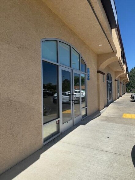 More Photos Of 991 Lake Blvd, Redding Freestanding For Lease