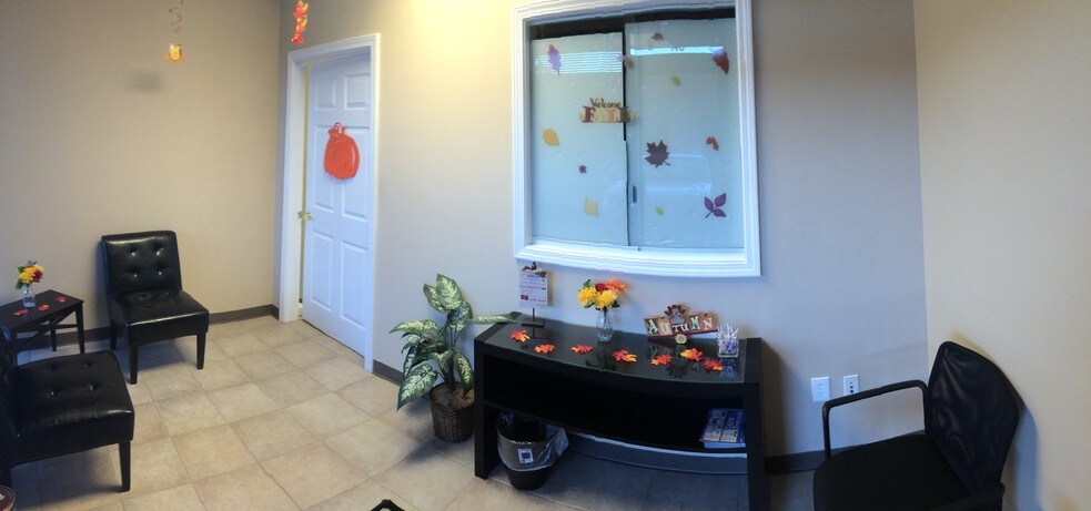 More Photos Of 9876 Main St, Woodstock Flex For Sale