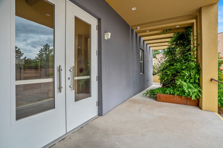 More Photos Of 450 St Michael's Dr, Santa Fe Office For Sale