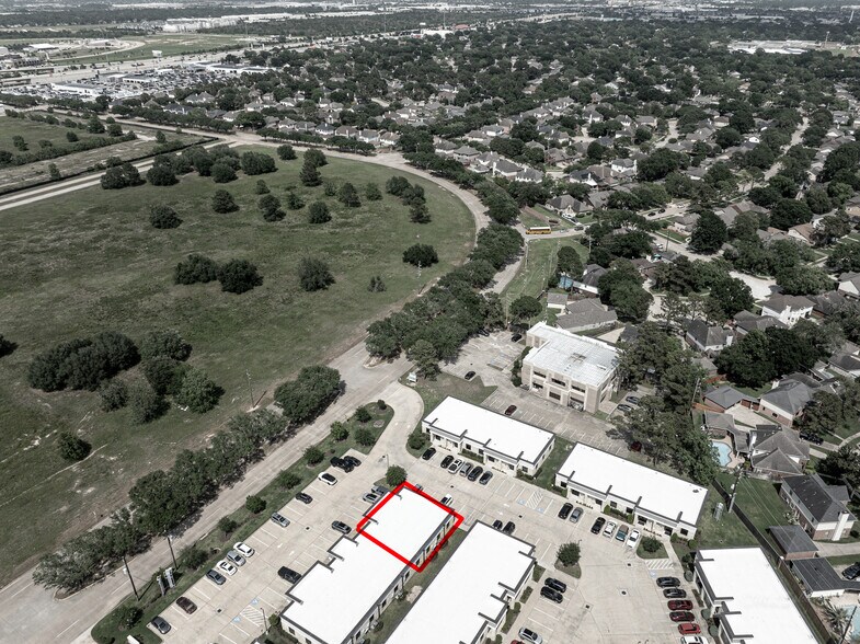 More Photos Of 633 E Fernhurst Dr, Katy Medical For Sale