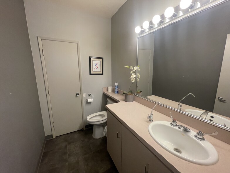 More Photos Of 13822 Beach Blvd, Westminster Office For Sale