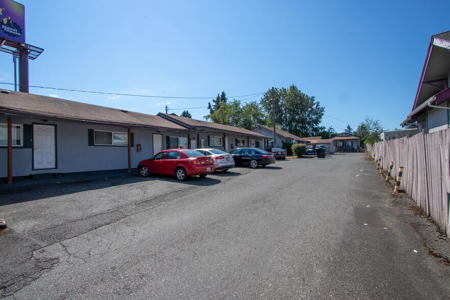 More Photos Of 9618 Pacific Ave, Tacoma Apartments For Sale